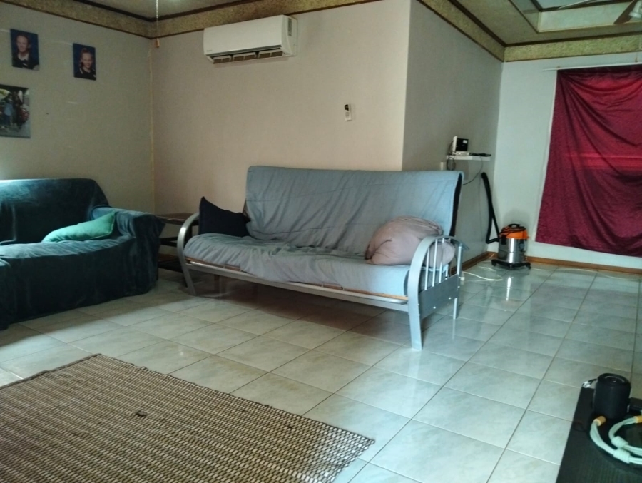 3 Bedroom Property for Sale in Geelhoutpark North West
